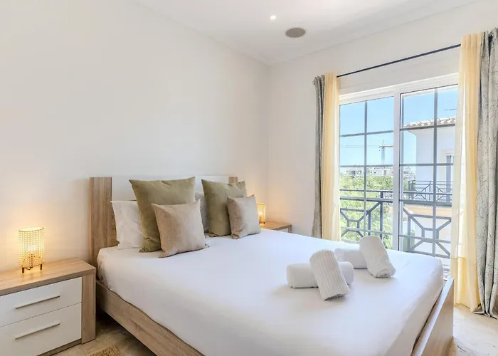 Apartment #325 Areias Walk To *